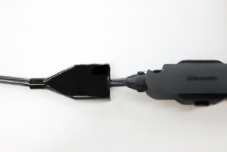 Remove the connector cover from the connector before use.